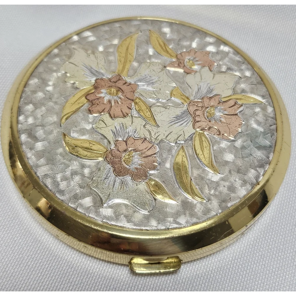 Vintage 1930-1940's Japan Art of Chokin Gold Silver Floral Nacon Compact Unused